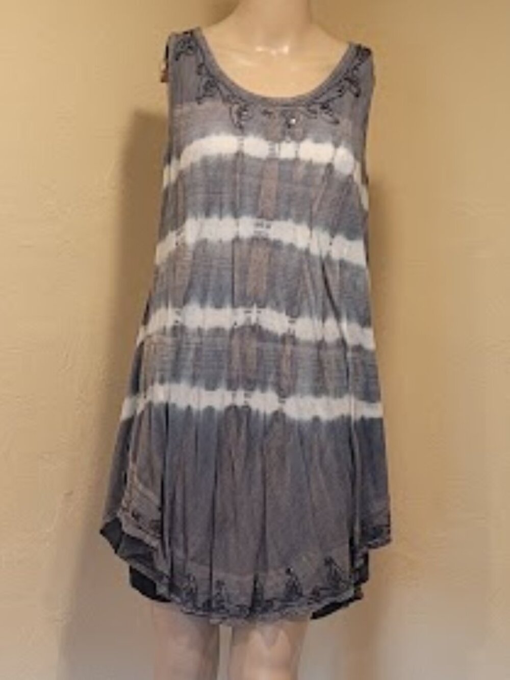 Zuriet By Hans sleeveless swing-style curved hem tunic - Free size